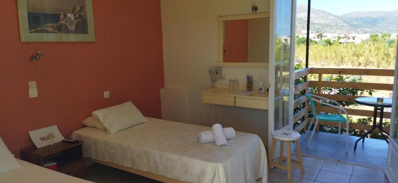 Cleo Rooms 250M From The Beach Malia  Ngoại thất bức ảnh