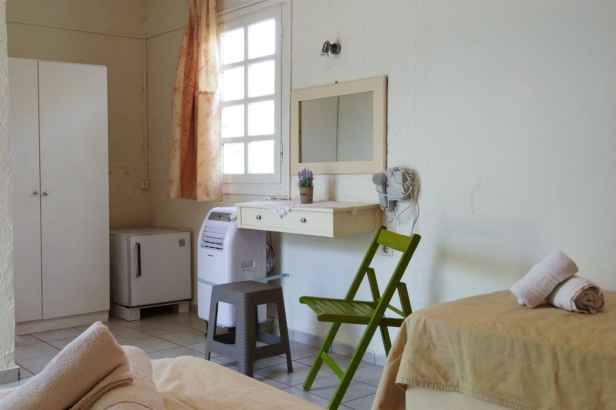 Cleo Rooms 250M From The Beach Malia  Ngoại thất bức ảnh