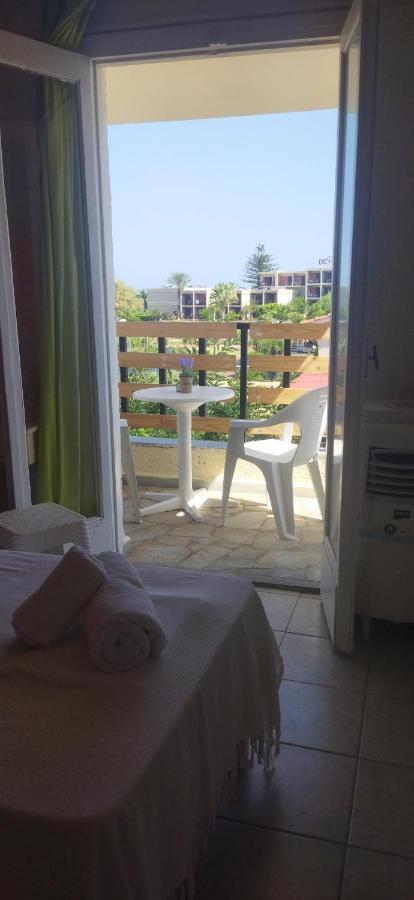 Cleo Rooms 250M From The Beach Malia  Ngoại thất bức ảnh