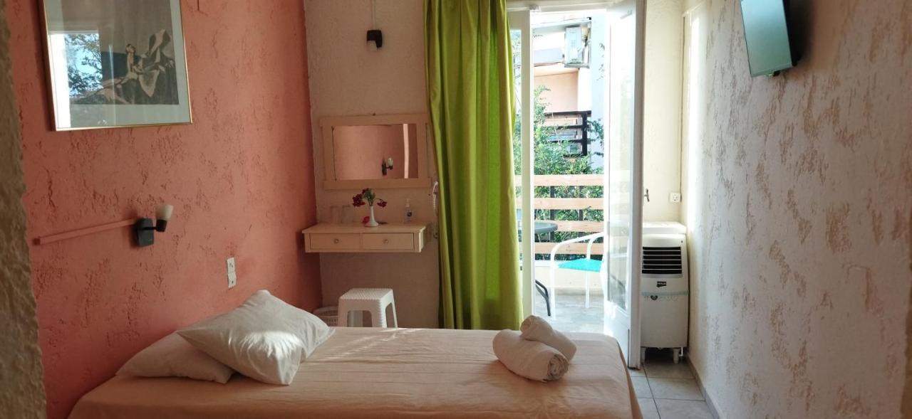 Cleo Rooms 250M From The Beach Malia  Ngoại thất bức ảnh