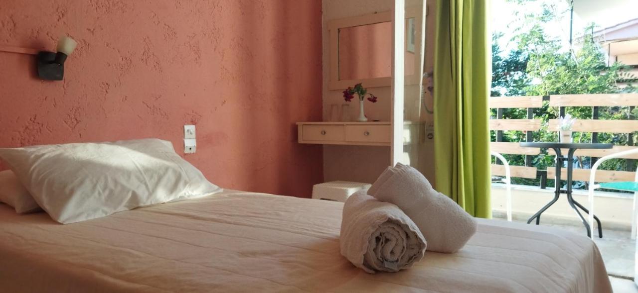Cleo Rooms 250M From The Beach Malia  Ngoại thất bức ảnh